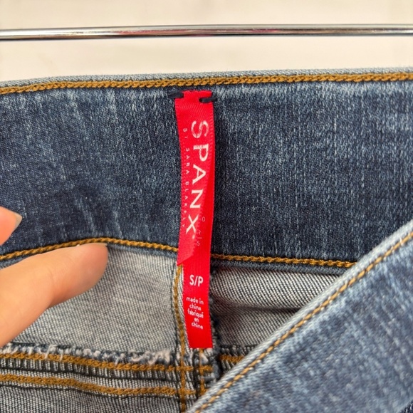 Spanx High Waist Distressed Skinny Jeans Medium Wash Size Small - Picture 3 of 6